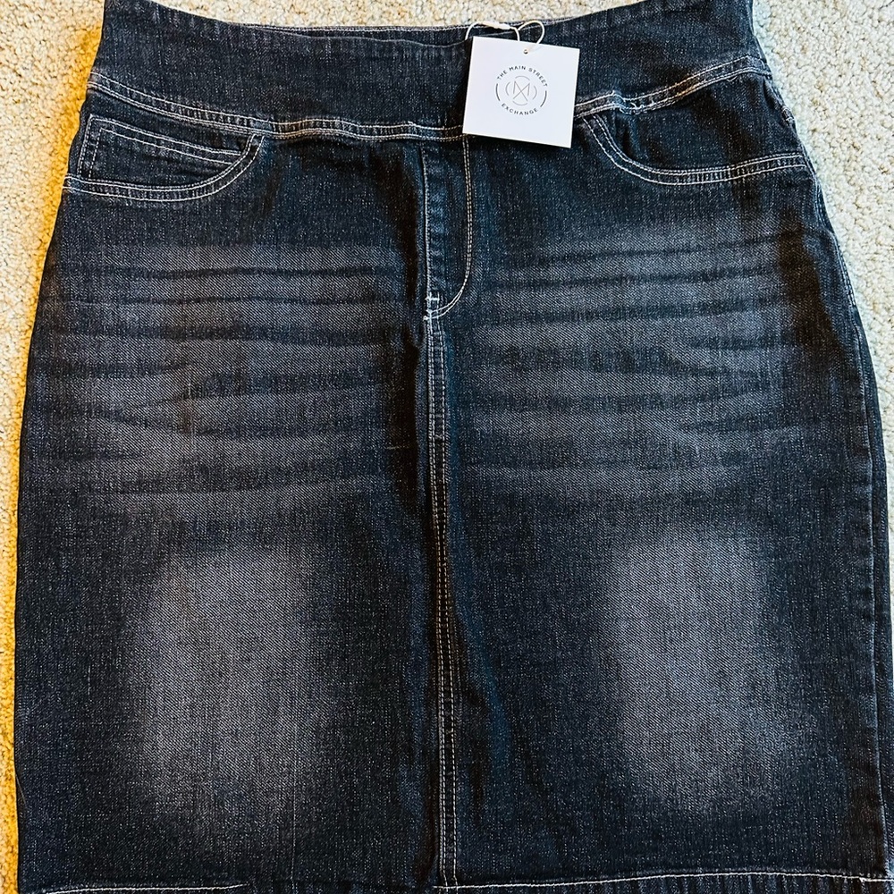 Main Street Exchange knee length skirt. Brand new. Never worn.